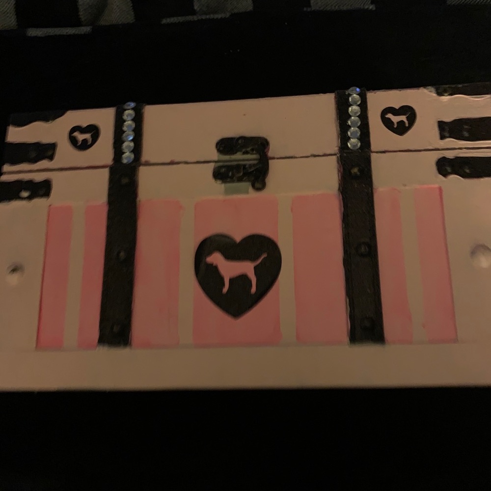 VS RARE WOODEN TRUNK